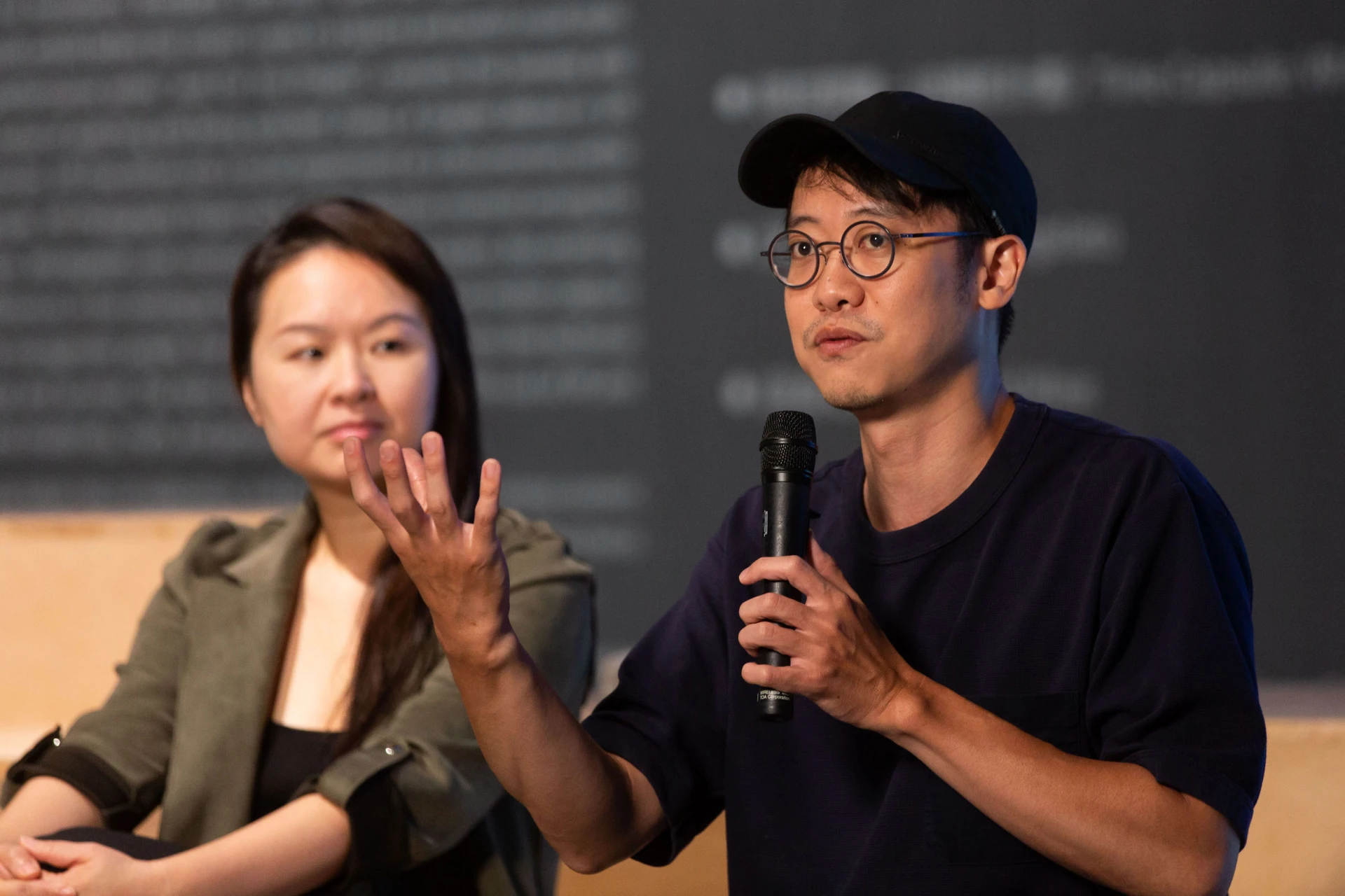 點擊觀看大圖-「VR做為藝術創作的媒材」主題座談(主持:吳伯山;與談:李亦凡、許家維、陳怡蓉) 「VR做為藝術創作的媒材」主題座談(主持:吳伯山;與談:李亦凡、許家維、陳怡蓉)-圖片