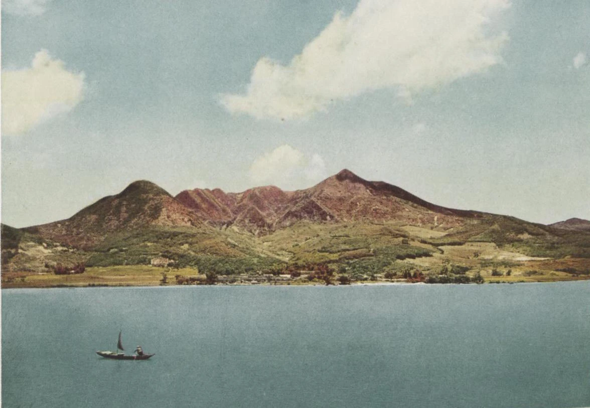 點擊觀看大圖-圖13 〈淡水河與觀音山〉,岡田紅陽攝。(資料來源:《臺灣國立公園寫真集》,1939,無頁碼) 圖13 〈淡水河與觀音山〉,岡田紅陽攝。(資料來源:《臺灣國立公園寫真集》,1939,無頁碼)-圖片