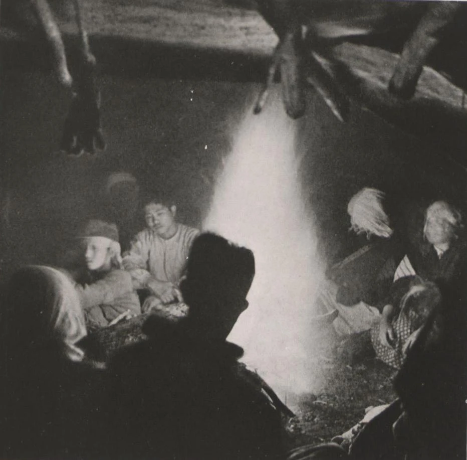 點擊觀看大圖-圖18 〈次高山露營〉,岡田紅陽攝。(資料來源:《臺灣國立公園寫真集》,1939,無頁碼) 圖18 〈次高山露營〉,岡田紅陽攝。(資料來源:《臺灣國立公園寫真集》,1939,無頁碼)-圖片