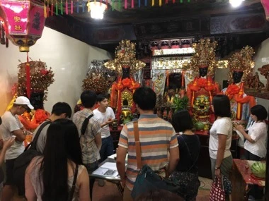 圖5 臺北稻江靈安社積極參與大稻埕博物館活動，像熱情參與的觀眾介紹北管與靈安社豐富的百年歷史與珍藏的大量文物-圖片