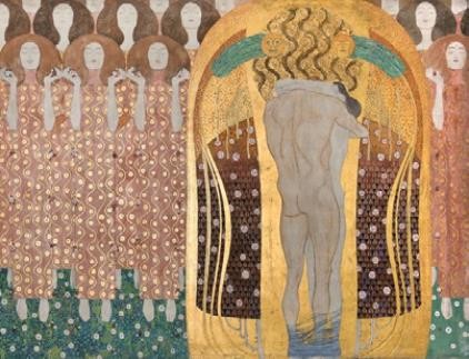 【圖9】 古斯塔夫．克林姆（Gustav Klimt），《貝多芬飾帶-歡樂頌》（Beethoven Frieze），1902。金，石墨等複合媒材，215 × 460 cm。（圖片來源：https://www.dailyartmagazine.com/human-desire-klimt-beethoven-frieze/）-圖片
