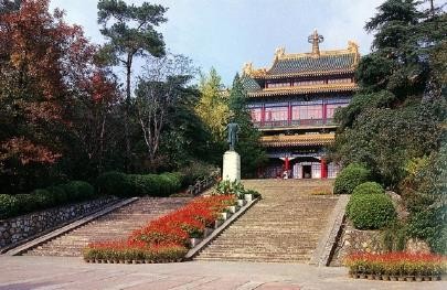 【圖6】中山陵園的藏經樓，南京，1935 年。（圖片來源：盧海鳴、楊新華編，《南京民國建築》）-圖片
