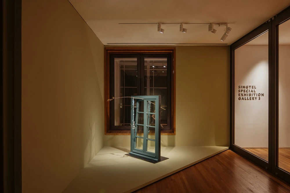 圖9 沈遠（1959年生於中國），《垂釣巴黎的空氣》，複合媒材，2020，紅磚美術館典藏
圖片來源：新加坡國家美術館提供，KHOOGJ攝影-圖片