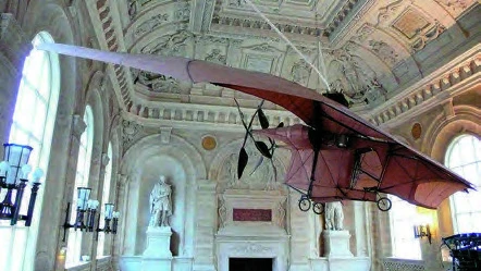 懸掛的飛機原型模型 ©王維周，2007.7-圖片