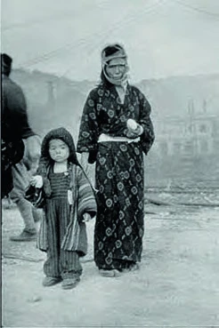 點擊觀看大圖-山端庸介於1945年8月9日攝於長崎 山端庸介於1945年8月9日攝於長崎-圖片