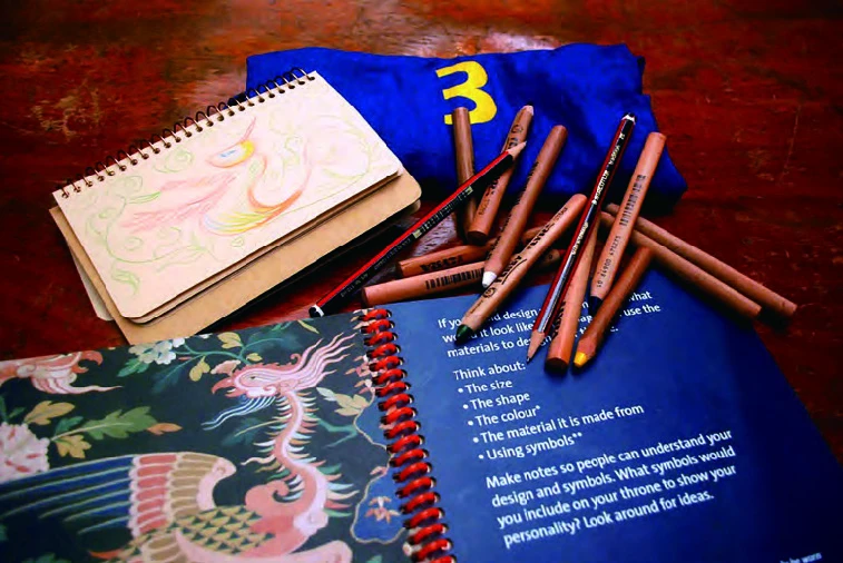 「在中國的一場冒險」為館內12款背包中最受歡迎的一款。此項活動邀請參與者想像自己是古代中國王朝的帝王，替自己設計一款龍椅。©戴映萱-圖片