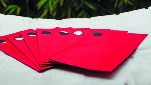 點擊觀看大圖-《走路去月亮的人》演出場景 ©台北市立美術館 《走路去月亮的人》演出場景 ©台北市立美術館-圖片