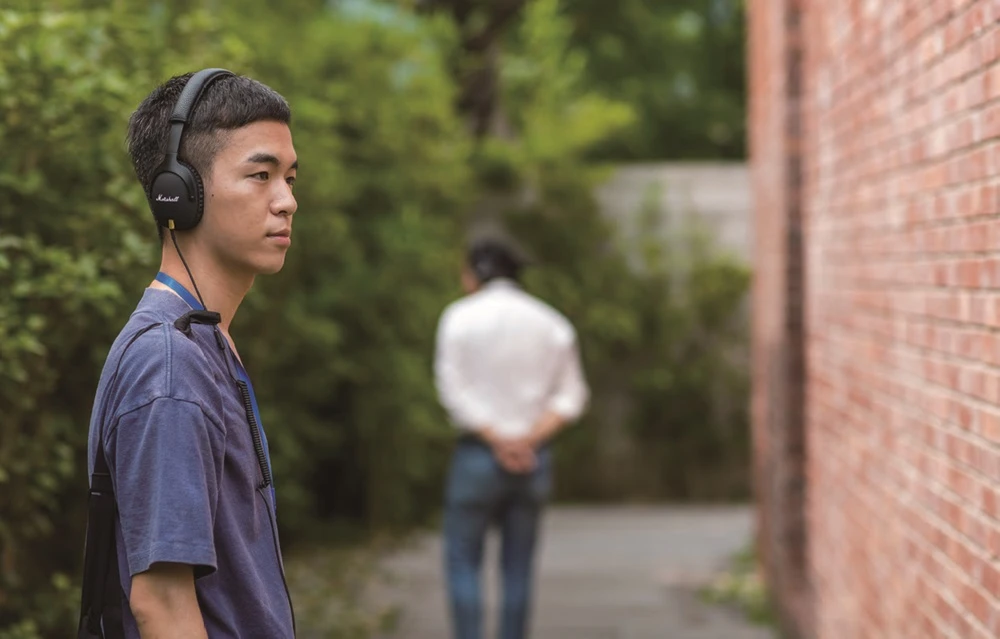 點擊觀看大圖-《走路去月亮的人》演出場景 ©台北市立美術館 《走路去月亮的人》演出場景 ©台北市立美術館-圖片
