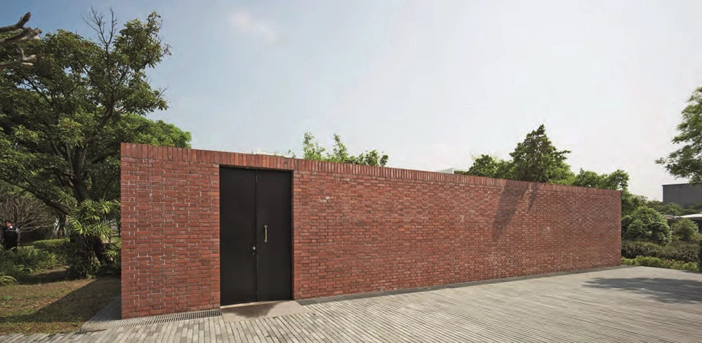 點擊觀看大圖-王大閎建築劇場,2018,圍牆大門。©台北市立美術館 王大閎建築劇場,2018,圍牆大門。©台北市立美術館-圖片