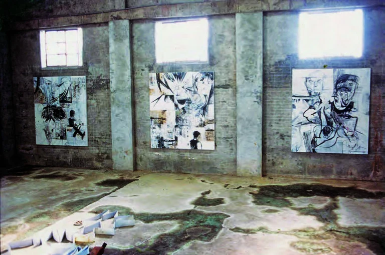 卡漫系列於1997年「九七界域」展覽現場，竹圍工作室。-圖片