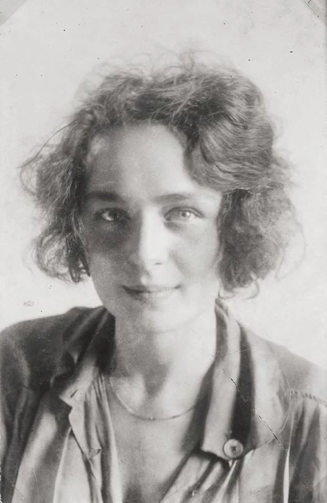 點擊觀看大圖-喬婕特.馬格利特,約1922,Collection Charly Herscovici, Europe。 喬婕特.馬格利特,約1922,Collection Charly Herscovici, Europe。-圖片