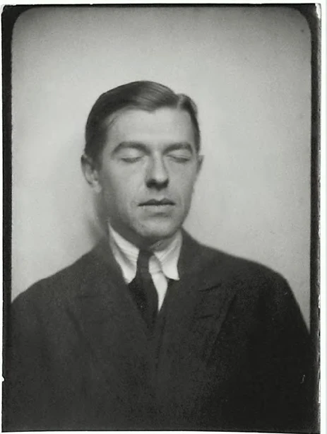 點擊觀看大圖-賀內.馬格利特,巴黎,快照,1929,Collection Charly Herscovici, Europe。 賀內.馬格利特,巴黎,快照,1929,Collection Charly Herscovici, Europe。-圖片