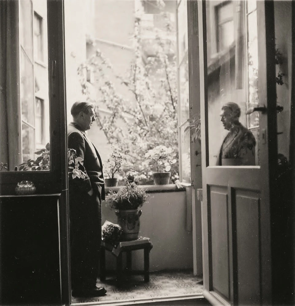 喬治．提希，捕鳥人（L'oiseleur），朗貝爾蒙大道，布魯塞爾，1955，私人收藏，Courtesy Brachot Gallery, Brussels。-圖片