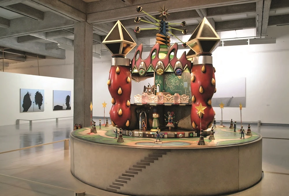 點擊觀看大圖-2002臺北雙年展「世界劇場」中首度在一樓展出的李子勳《迷宮劇場》 2002臺北雙年展「世界劇場」中首度在一樓展出的李子勳《迷宮劇場》-圖片