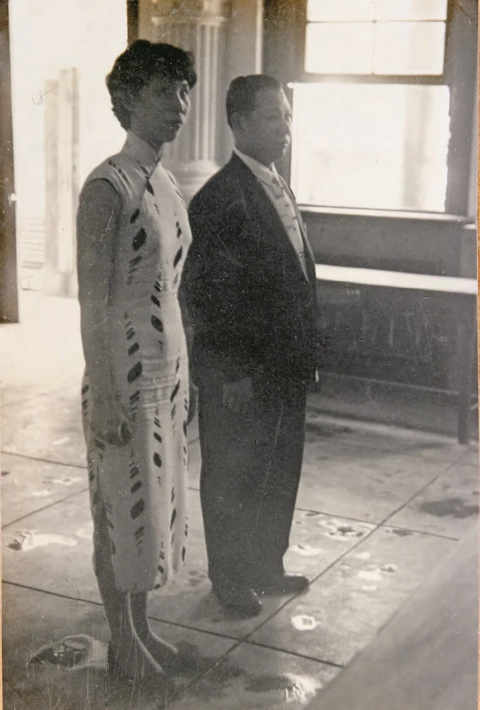 鄭瓊娟單身前往與梁福川在台南法院公證結婚-圖片