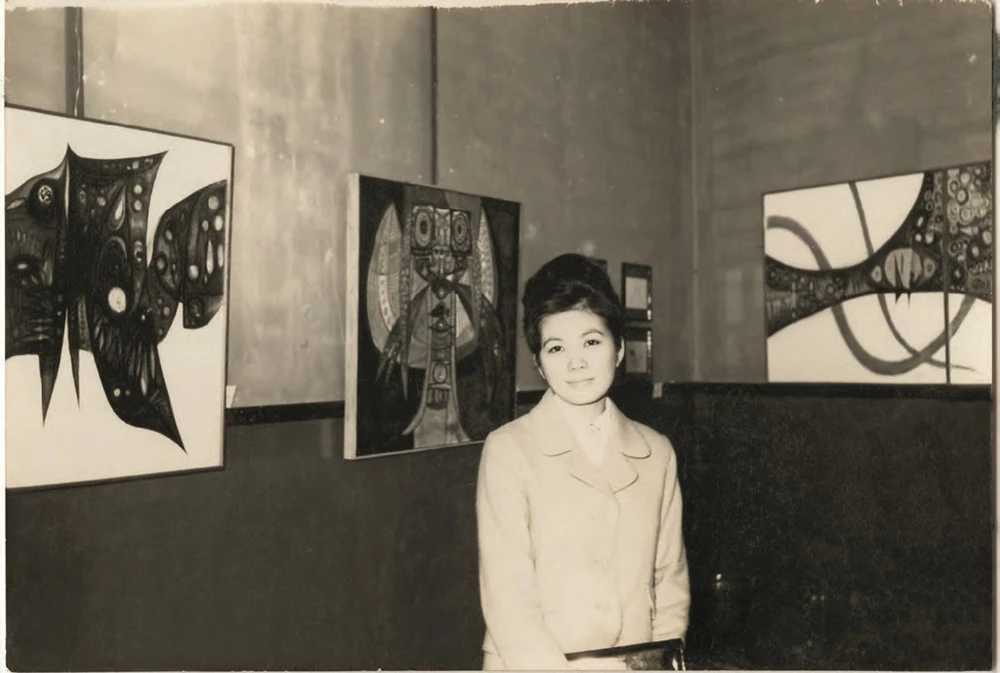 點擊觀看大圖-1965年於第九屆東方畫展展出3件及7件素描,左一為《苦往》。©黃潤色 1965年於第九屆東方畫展展出3件及7件素描,左一為《苦往》。©黃潤色-圖片