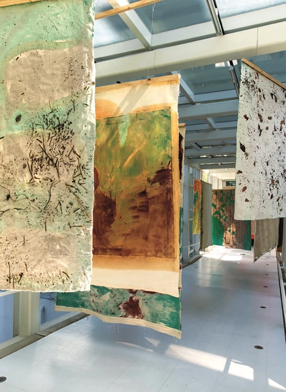 薇薇安．蘇特的《拉拉山． 帕納哈切爾》直接將拉拉山的環境視為創作的力量來源-圖片