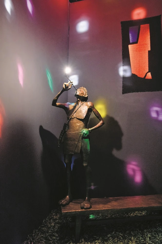 撒古流《點菸》©照片提供：台北當代藝術館-圖片