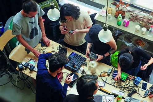 2018年失聲祭與台北市立美術館之2018台北雙年展的「菌絲網絡社會」計畫合作，此為工作坊進行一景；失聲祭提供。-圖片