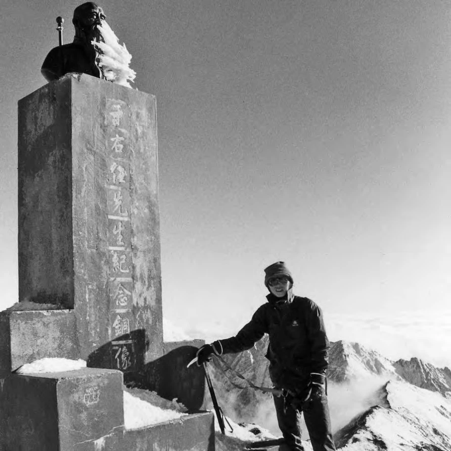 姚瑞中1993年在玉山山頂發想本土佔領行動-圖片