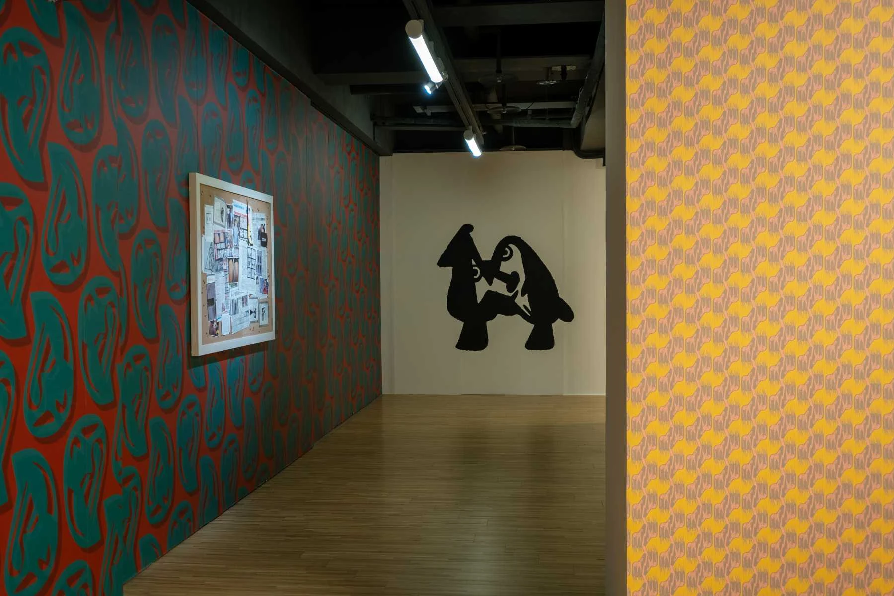 「Chris Evans, 白雙全：雙個展」展場；周安曼提供。©鳳甲美術館、Para Site-圖片