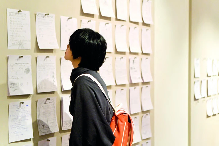 點擊觀看大圖-觀眾書寫創作的展示牆,展示作為一種溝通與交流。 觀眾書寫創作的展示牆,展示作為一種溝通與交流。-圖片