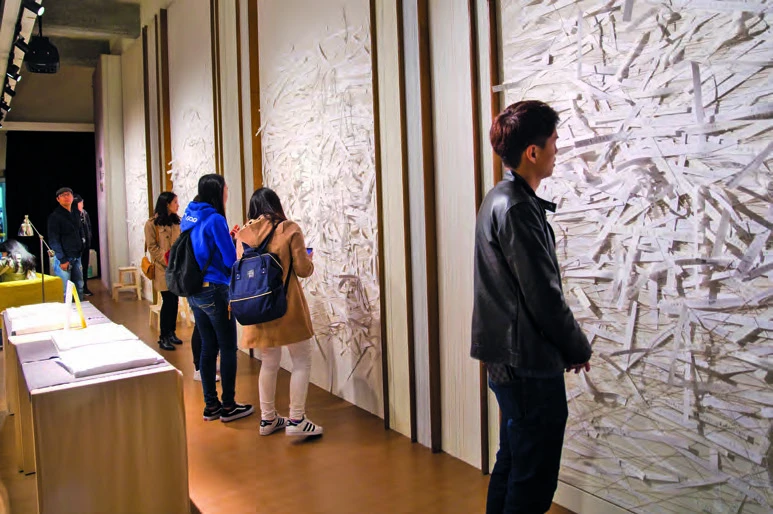 點擊觀看大圖-「靈光編輯室」一景 「靈光編輯室」一景-圖片