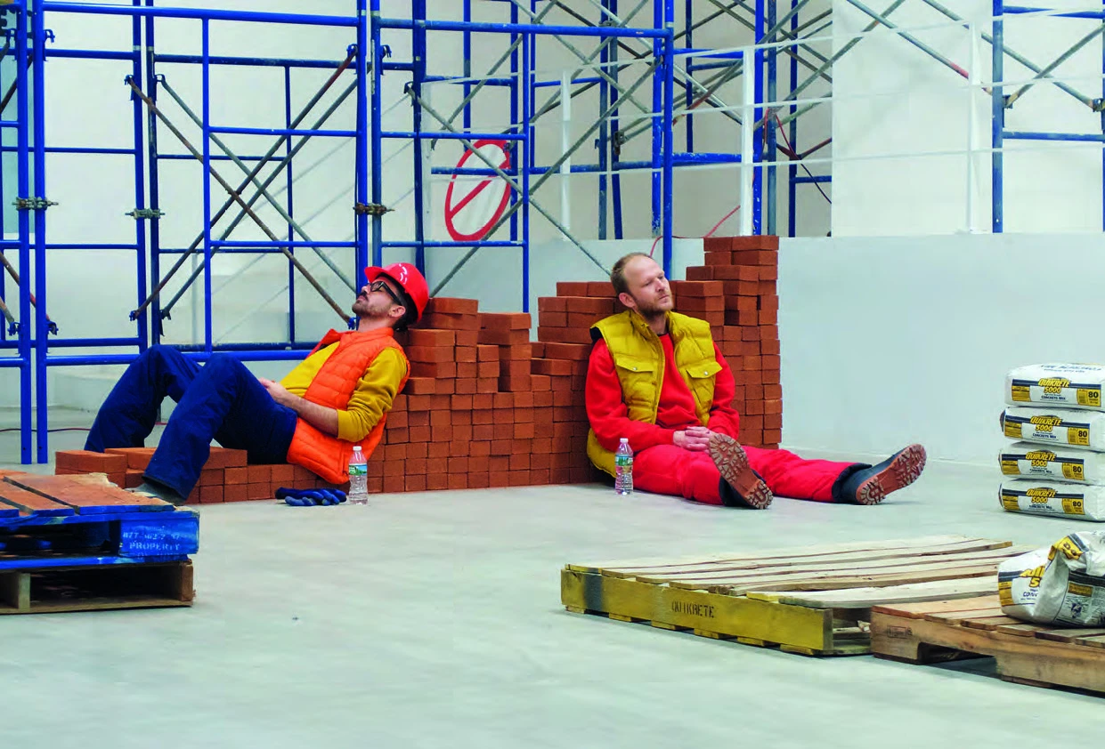 周育正，《電鍍金，保持冷靜，鍍鋅，祈禱，灰燼，抗議，不均， 不滿，資本，香爐，生存，攪動，撞擊》， 2019；周育正、臺灣當代文化實驗場提供。-圖片