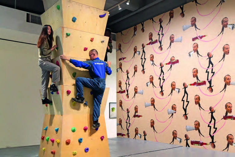 點擊觀看大圖-歐文.沃姆(Erwin Wurm),《攀登101》,2020 歐文.沃姆(Erwin Wurm),《攀登101》,2020-圖片