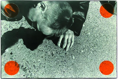 王俊傑，《霹靂浪子情──第四代奧狄塞》，1991，9連作攝影之9。-圖片