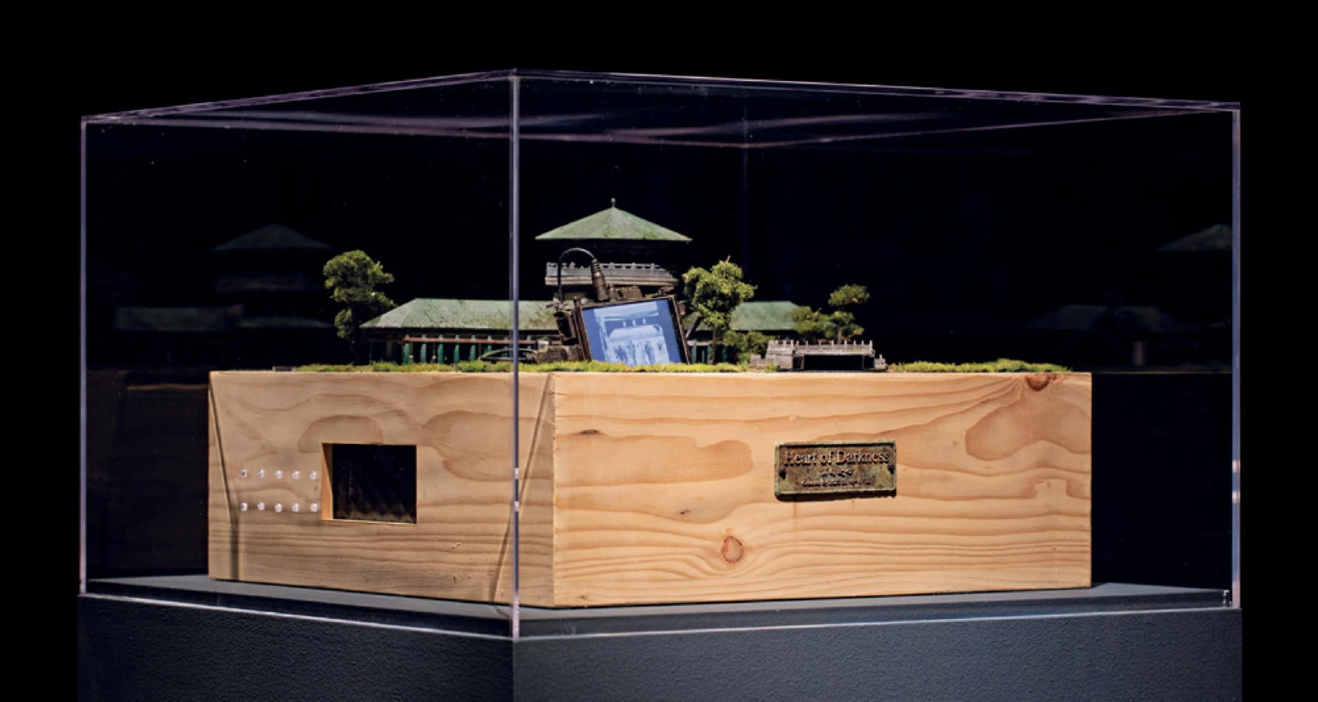 姚瑞中＋鄭鴻展，《中國寶塔（金夏沙恩色拉總統農工業園區）》，2020，綜合媒材。-圖片