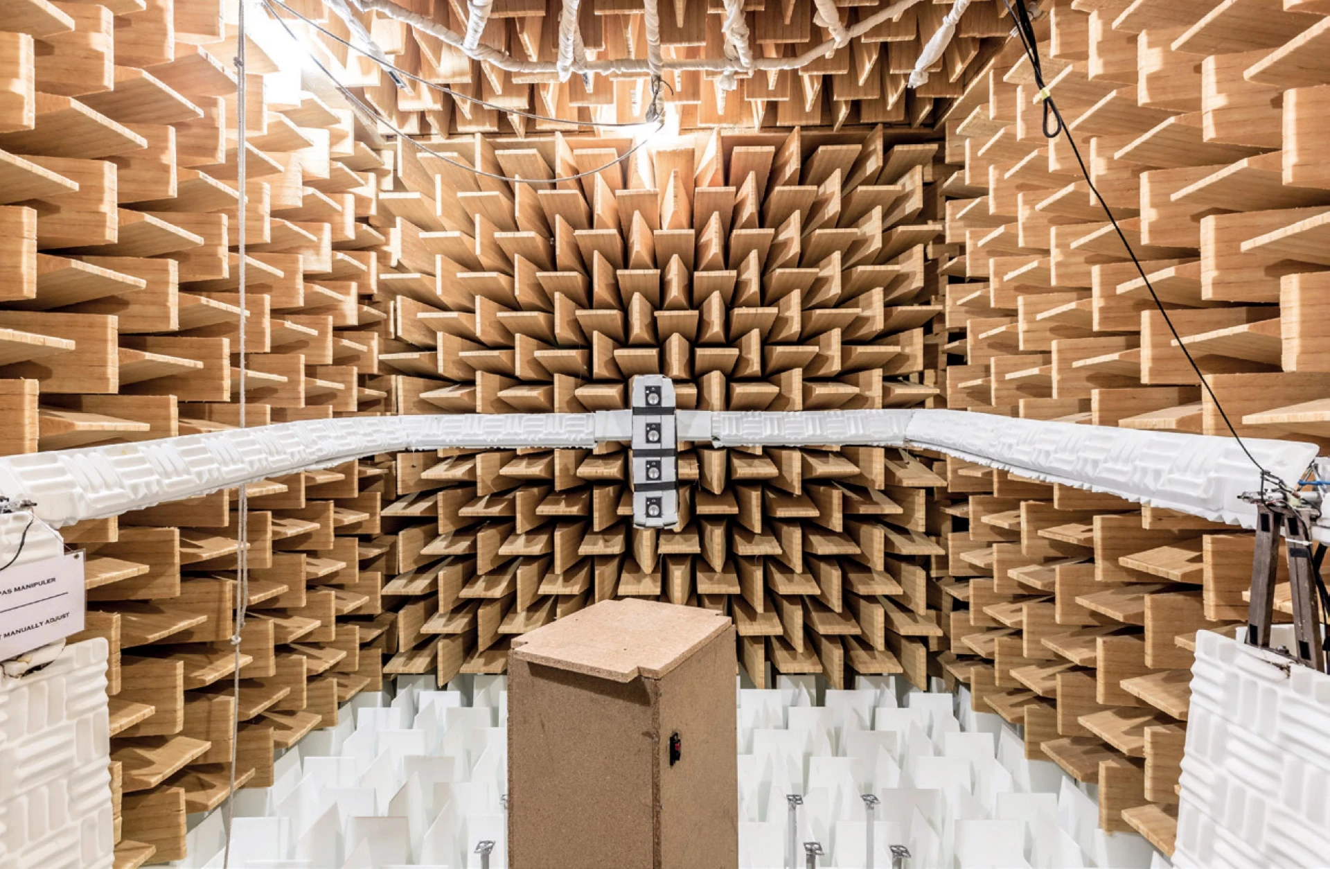 隔音室（chambre anéchoique）Courtesy IRCAM ©Philippe Barbosa-圖片