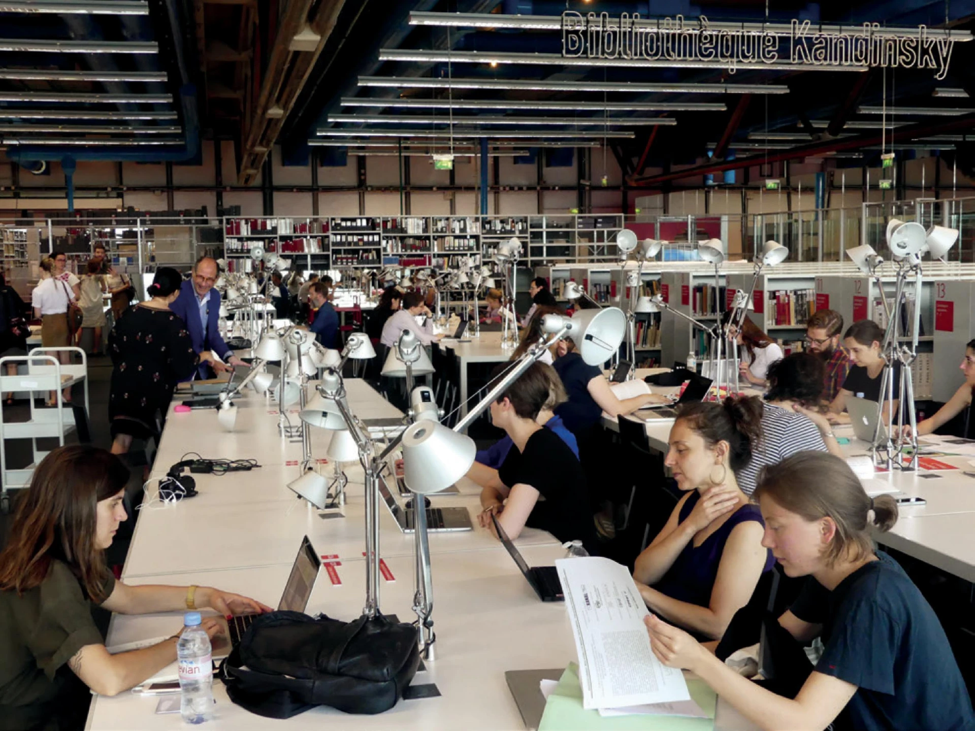 康丁斯基圖書館閱覽室一景 Courtesy Kandinsky Library ©Photo: Mica Gherghescu-圖片