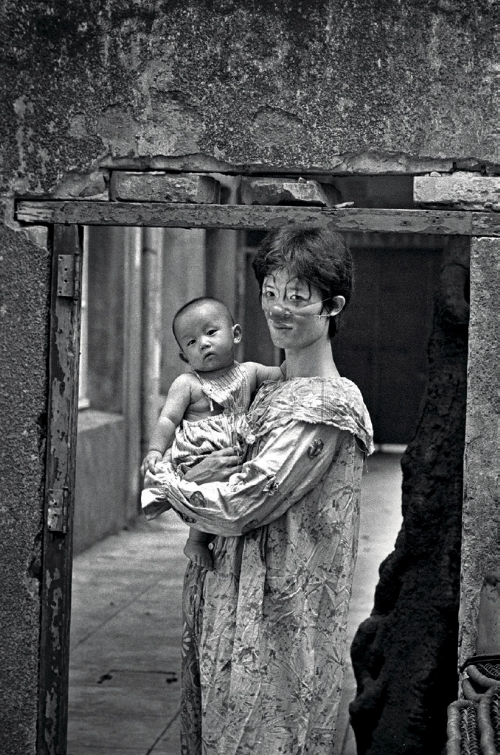 點擊觀看大圖-萬仁、曾壯祥、侯孝賢《兒子的大玩偶》電影劇照,1983。©劉振祥攝影 萬仁、曾壯祥、侯孝賢《兒子的大玩偶》電影劇照,1983。©劉振祥攝影-圖片