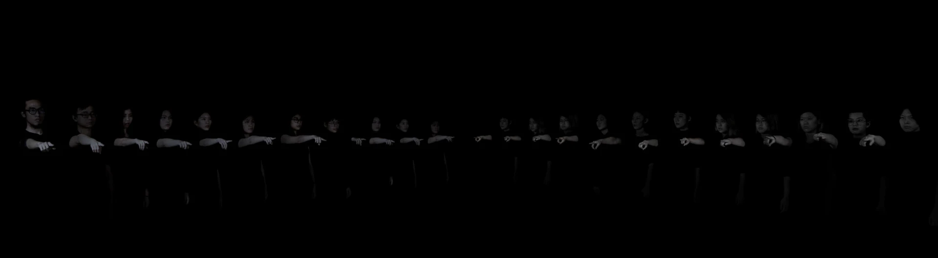 袁廣鳴2018年「明日樂園」個展，《向黑》演出一景。-圖片