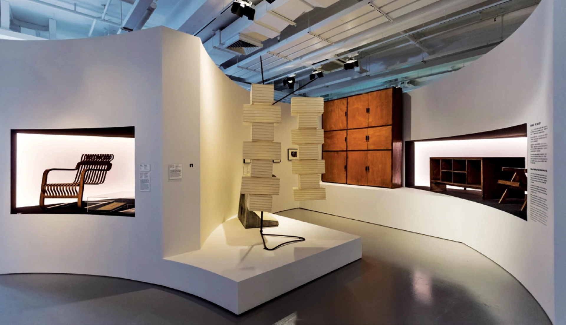 「形流意動︰ M+設計藏品」 展覽現場；香港M+博物館提供。-圖片