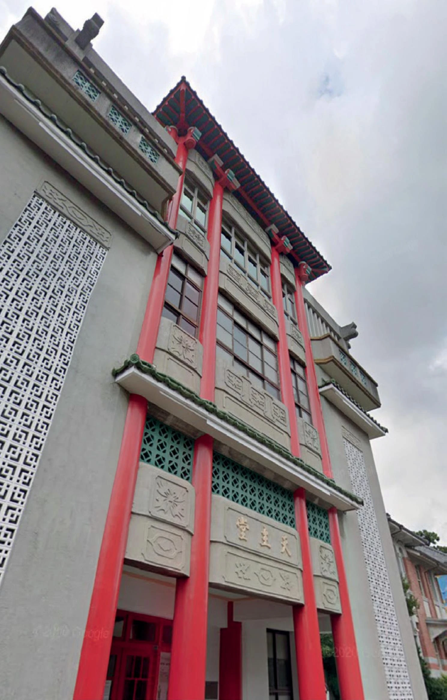 位於台南市友愛街10 號的華燈藝術中心；林怡秀攝影，2017。-圖片