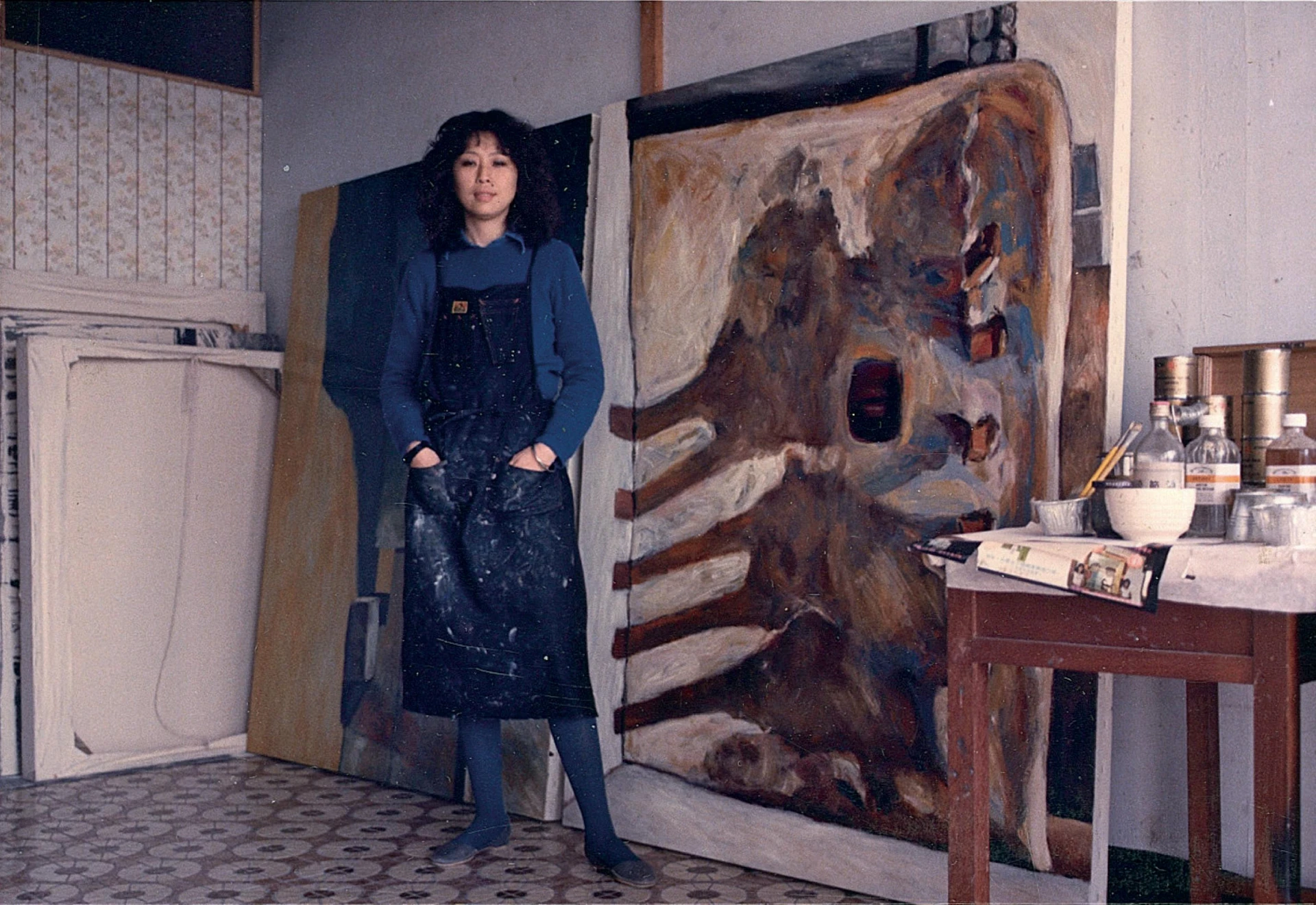 楊世芝於中壢工作室， 1983。-圖片