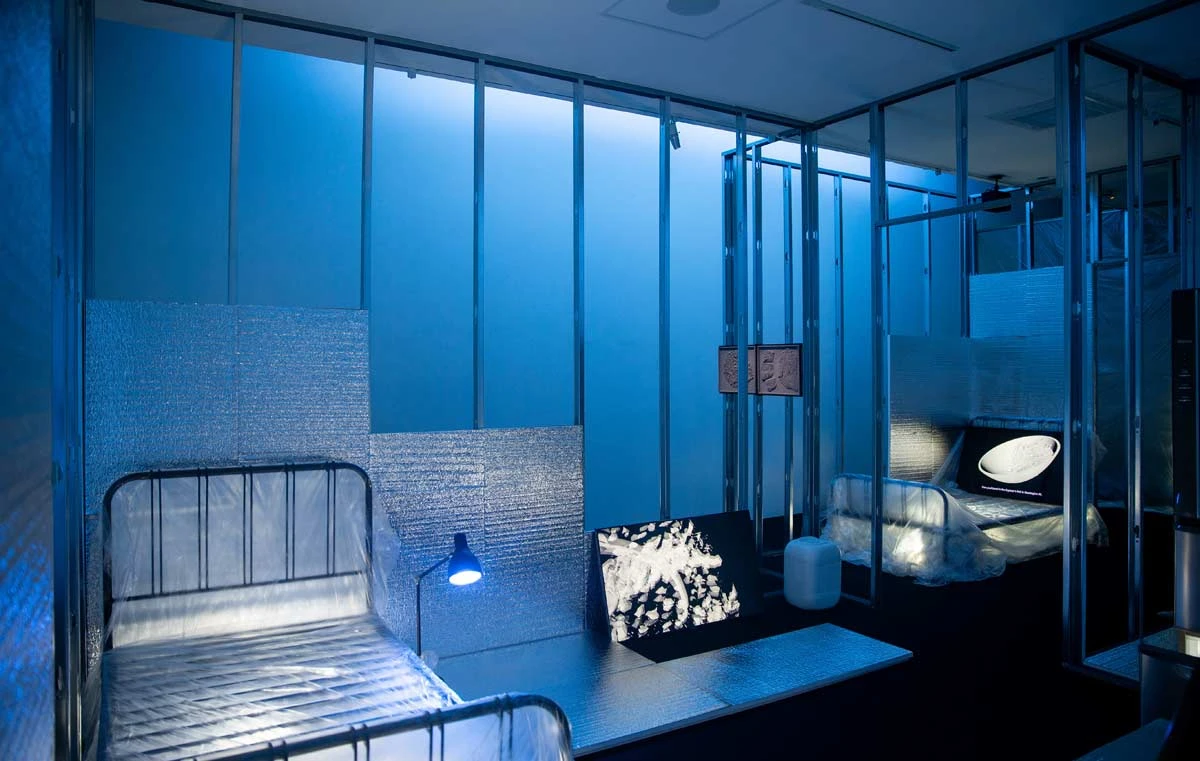 范柯．荷瑞古拉芬，《腐敗的空氣——第六幕》，2019，複合媒材裝置-圖片