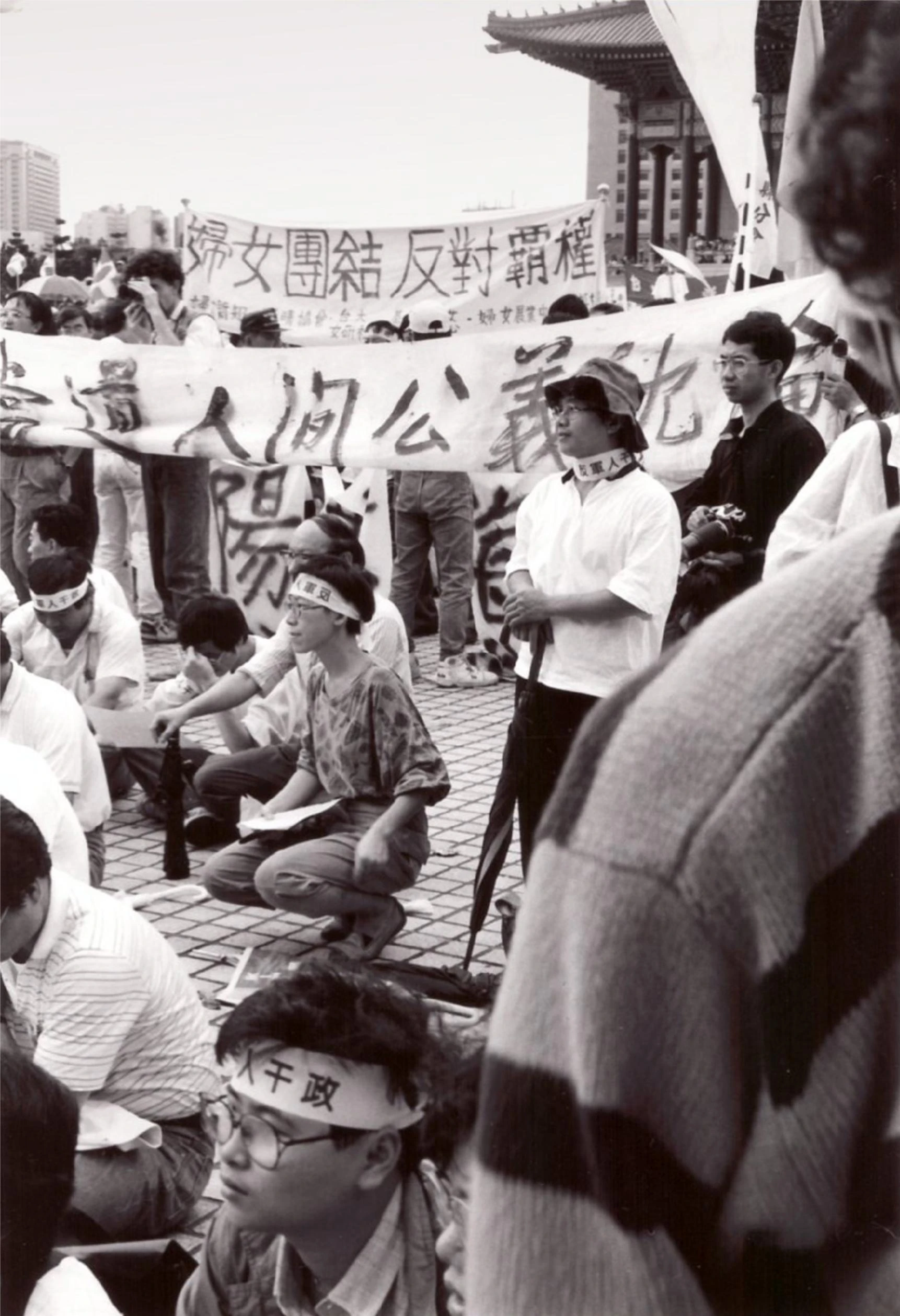 李銘盛和吳瑪悧參加「520」反軍人干政遊行，1990；Andreas Meyn攝影 ©吳瑪悧提供-圖片