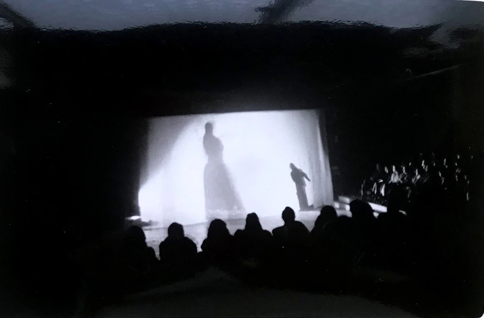 曾在維也納的Serapions劇場打工，此劇場演出著重視覺性，對青年吳瑪悧深具啟發，1981 ©吳瑪悧提供-圖片