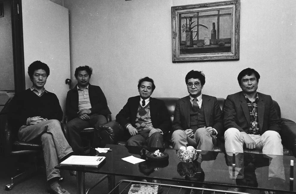 「第九屆雄獅美術新人獎」評審， 左起蔣勳、黃才郎、楚戈、漢寶德、蘇新田，1984-圖片