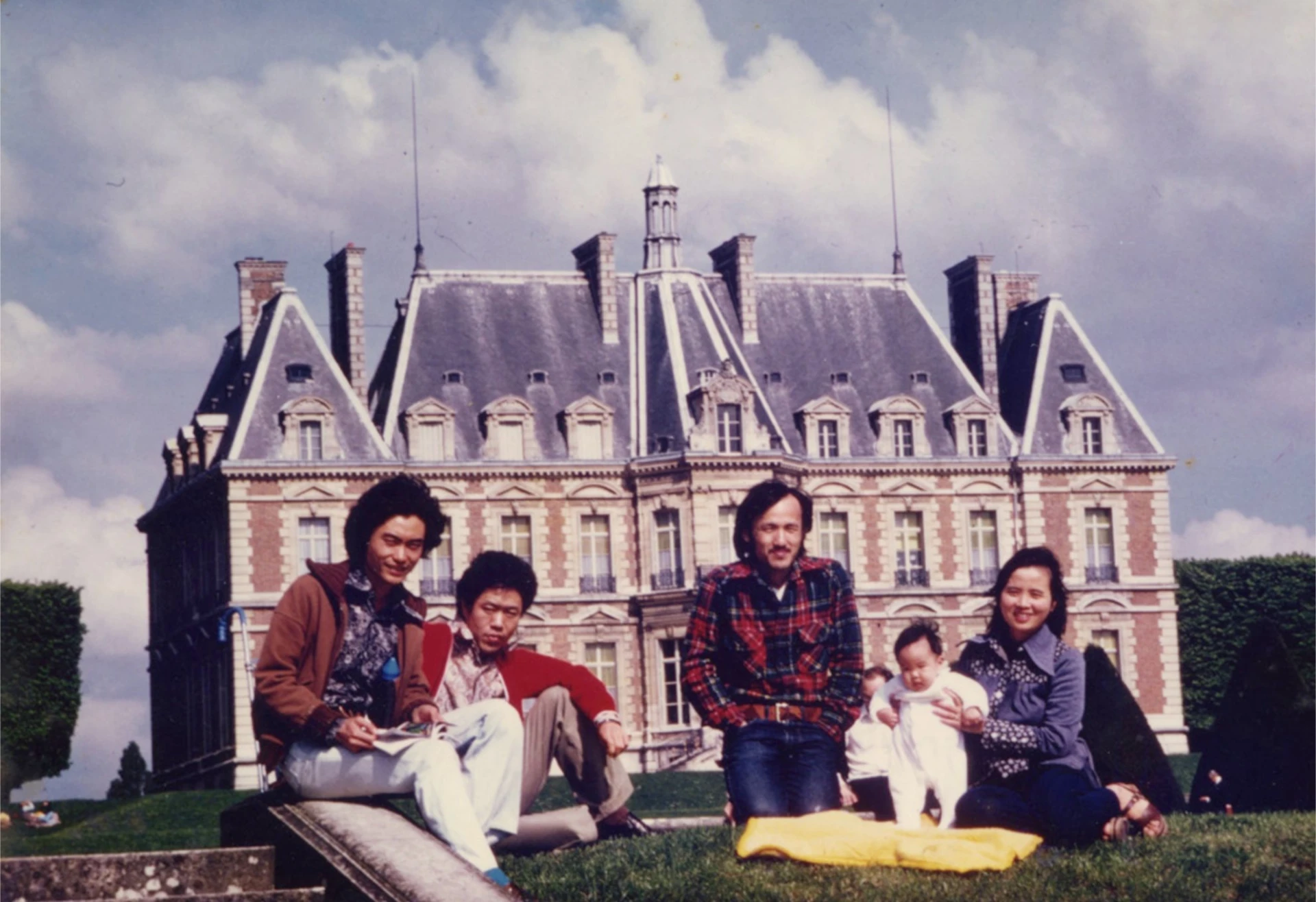 奚淞、蔣勳與李賢文夫婦於巴黎，1975-圖片