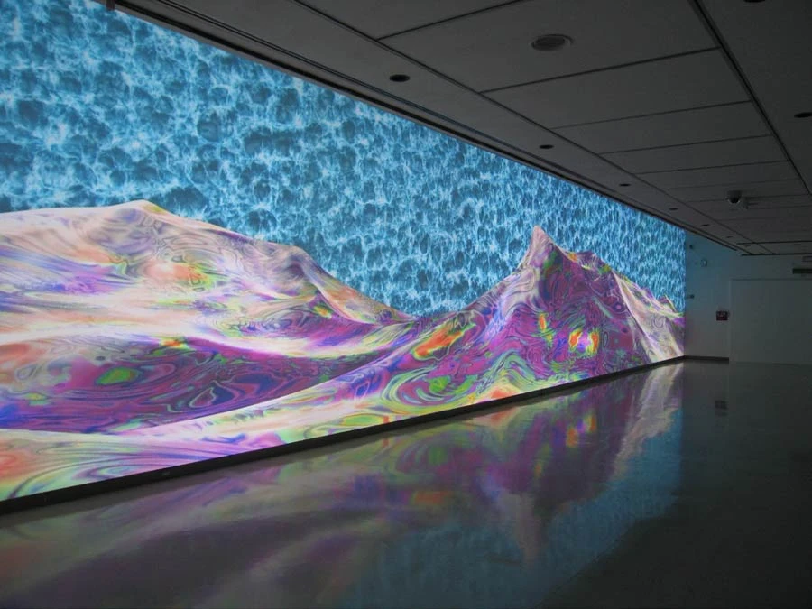 《Simultaneous Distance》在台北雙年展展出的共有三個版次一個AP，展出時藝術家重新命名為《波長》Wavelengths, 2002）；Sarah Christianson攝影，Jim Campbell提供-圖片