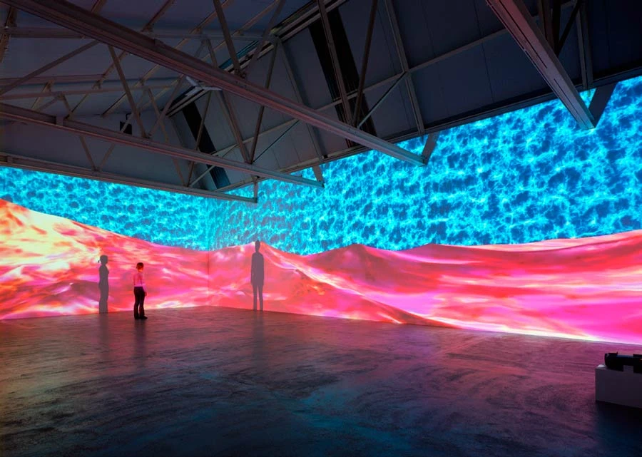 《Simultaneous Distance》在台北雙年展展出的共有三個版次一個AP，展出時藝術家重新命名為《波長》Wavelengths, 2002）；Sarah Christianson攝影，Jim Campbell提供-圖片