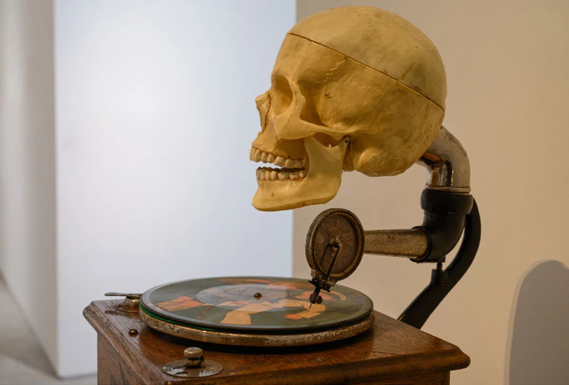 《瑪麗有隻小羊羔》（時間的位置系列1），2019，多媒材動力裝置-圖片