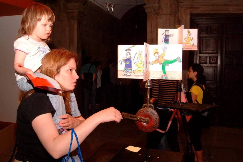 《慣性運動》系列，2005，「威尼斯雙年展台灣館——自由的幻象」於威尼斯普里奇歐尼宮展場開幕一景，2005.6-圖片