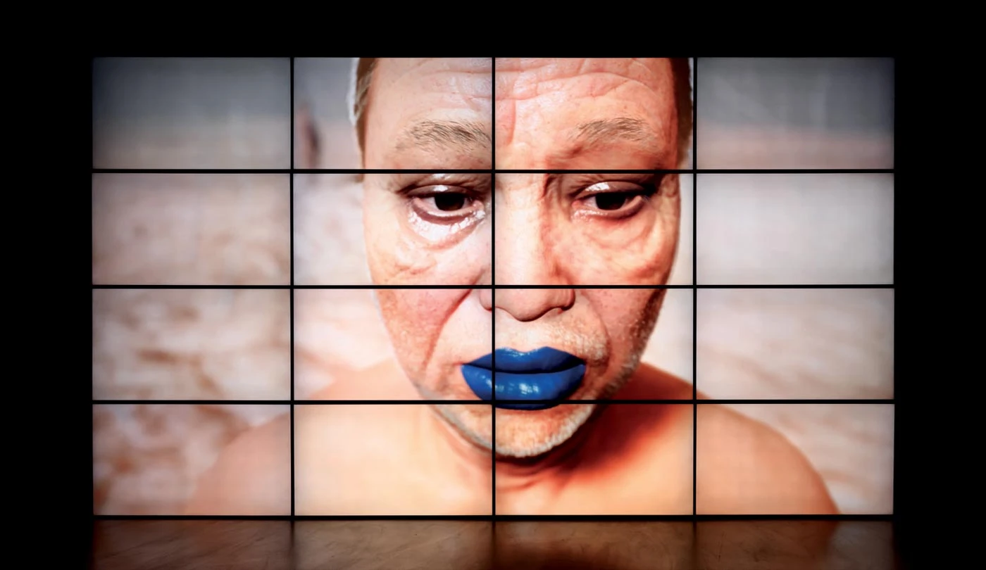 《椅子、砂紙、蟑螂、海、七、白蟻和香蕉》（展場一隅），CGI動畫，4K單頻道錄像，彩色有聲，循環播放，15分鐘，2021 ©台北市立美術館-圖片