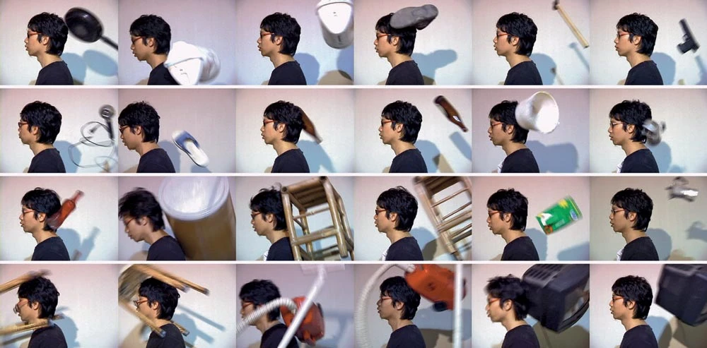 第59屆威尼斯雙年展台灣館「不可能的夢」展場之第51屆「自由的幻象」參展文獻與崔廣宇作品系列：崔廣宇作品《十八銅人，穿透，感受性》（2001）錄像截圖，2022.04-圖片