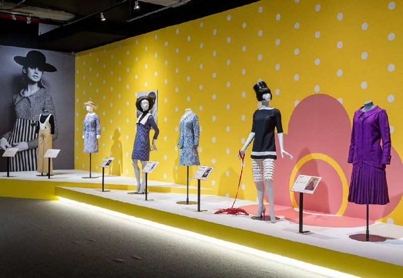 「瑪莉官：時尚革命者」展場一景；©臺北市立美術館-圖片